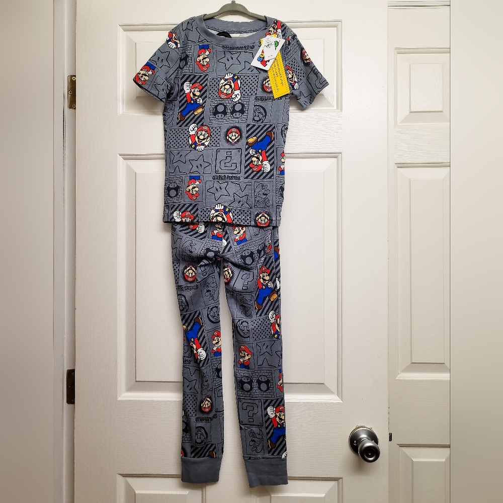 NWT Super Mario Pajama Set, Grey, Kids Size Medium